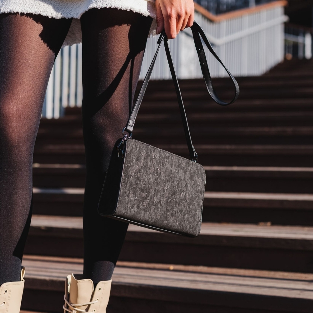 Sustainable Cork Handbag – Lightweight, Stylish, Limited Edition - Picture 9 of 10